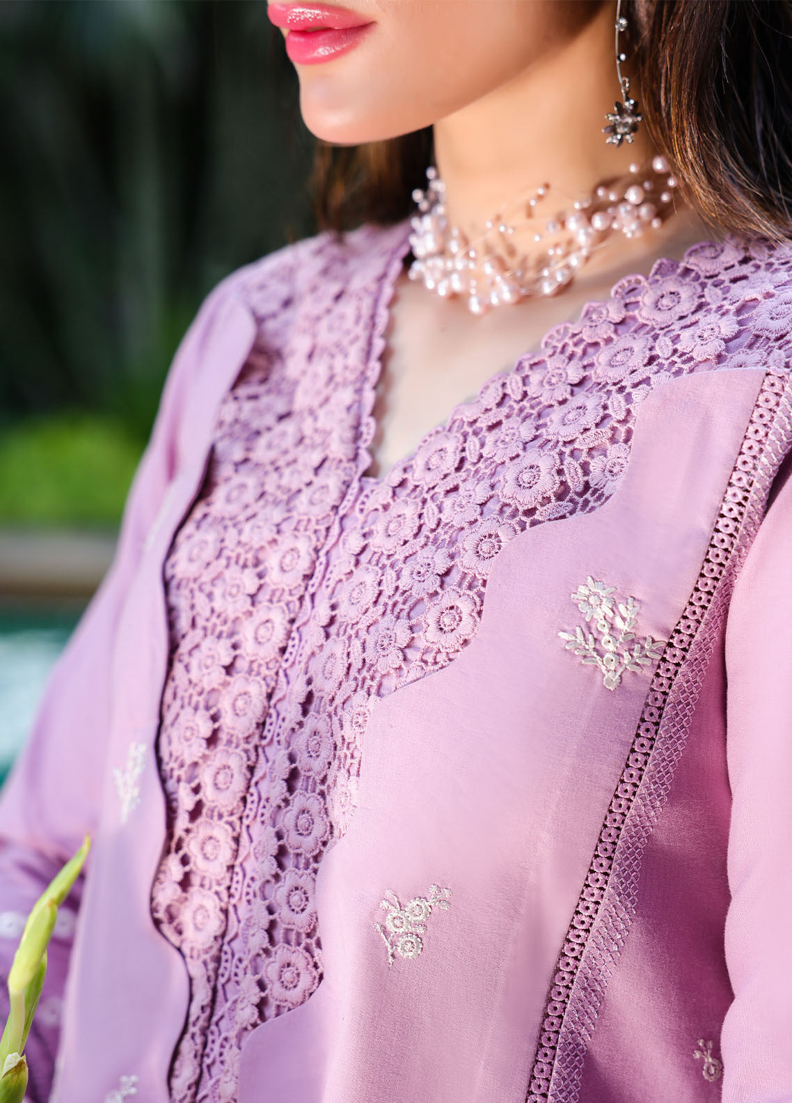 LOVéNT Embroidered Pret