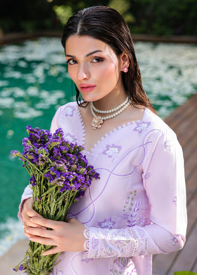 LOVéNT Embroidered Pret