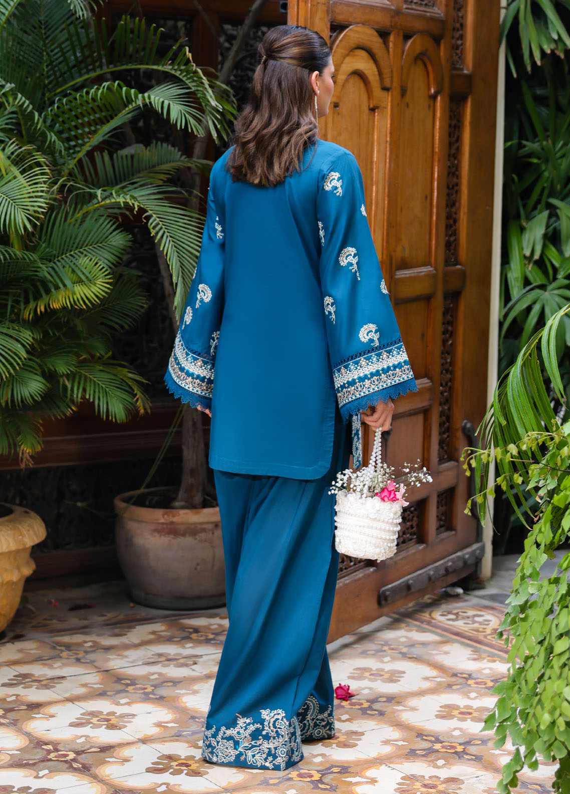 LOVéNT Embroidered Pret