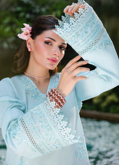 LOVéNT Embroidered Pret