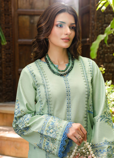 LOVéNT Embroidered Pret