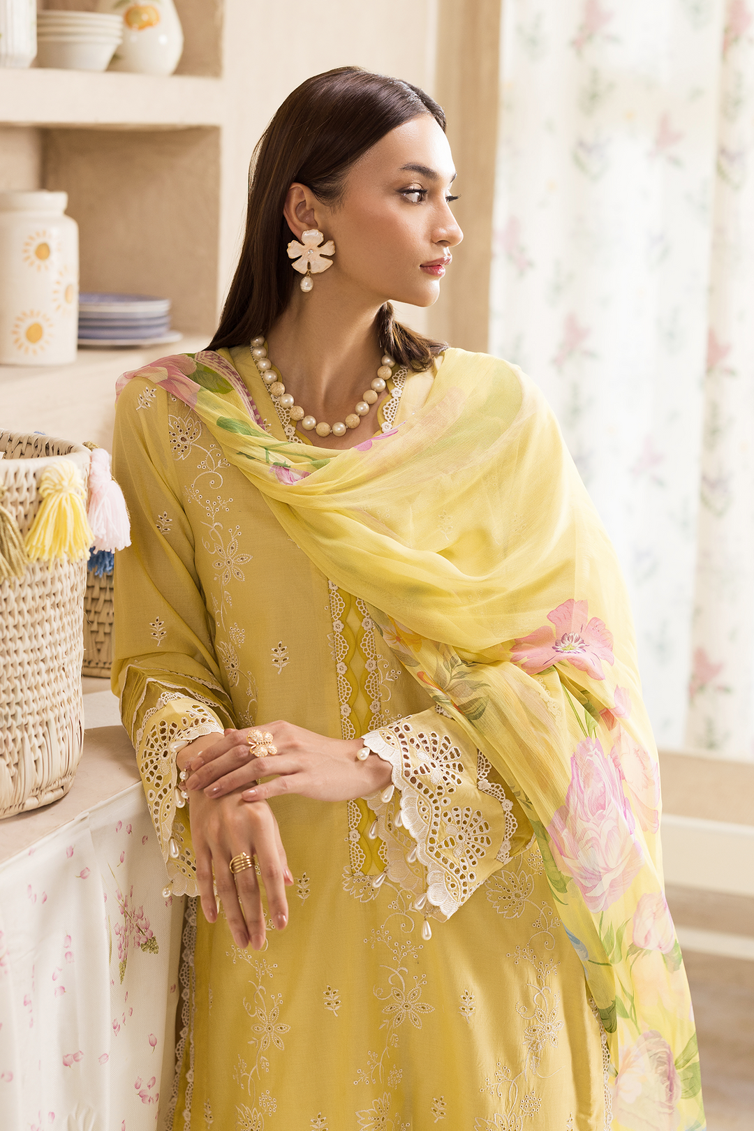 Nissa Chikankari Exclusive