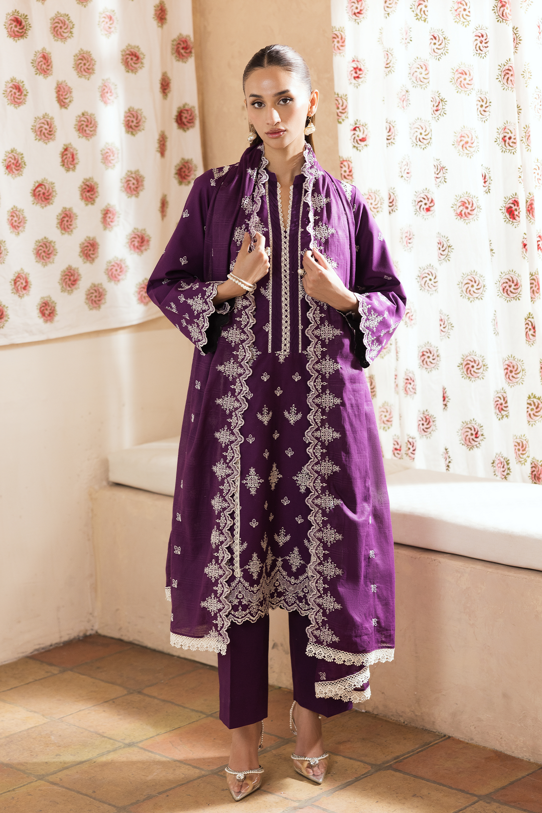 Nissa Chikankari Exclusive