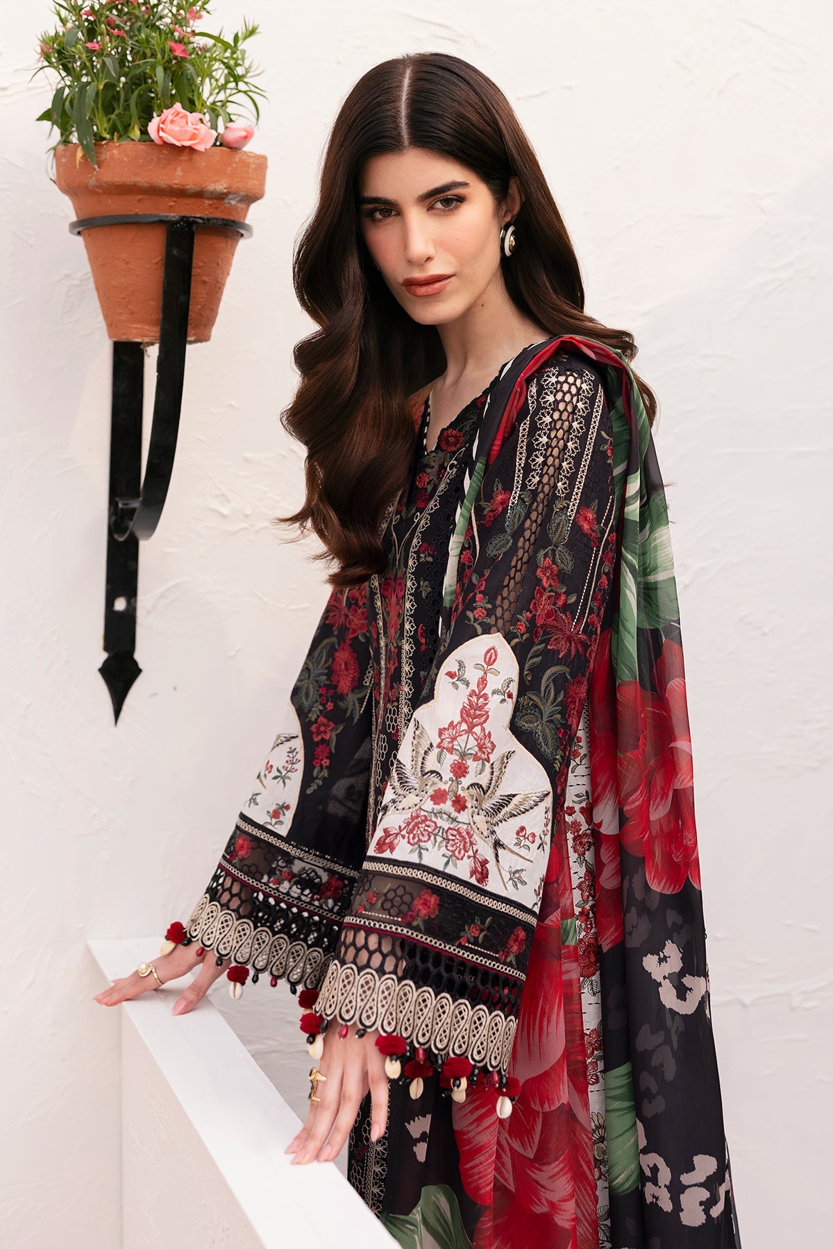 EMBROIDERED LAWN