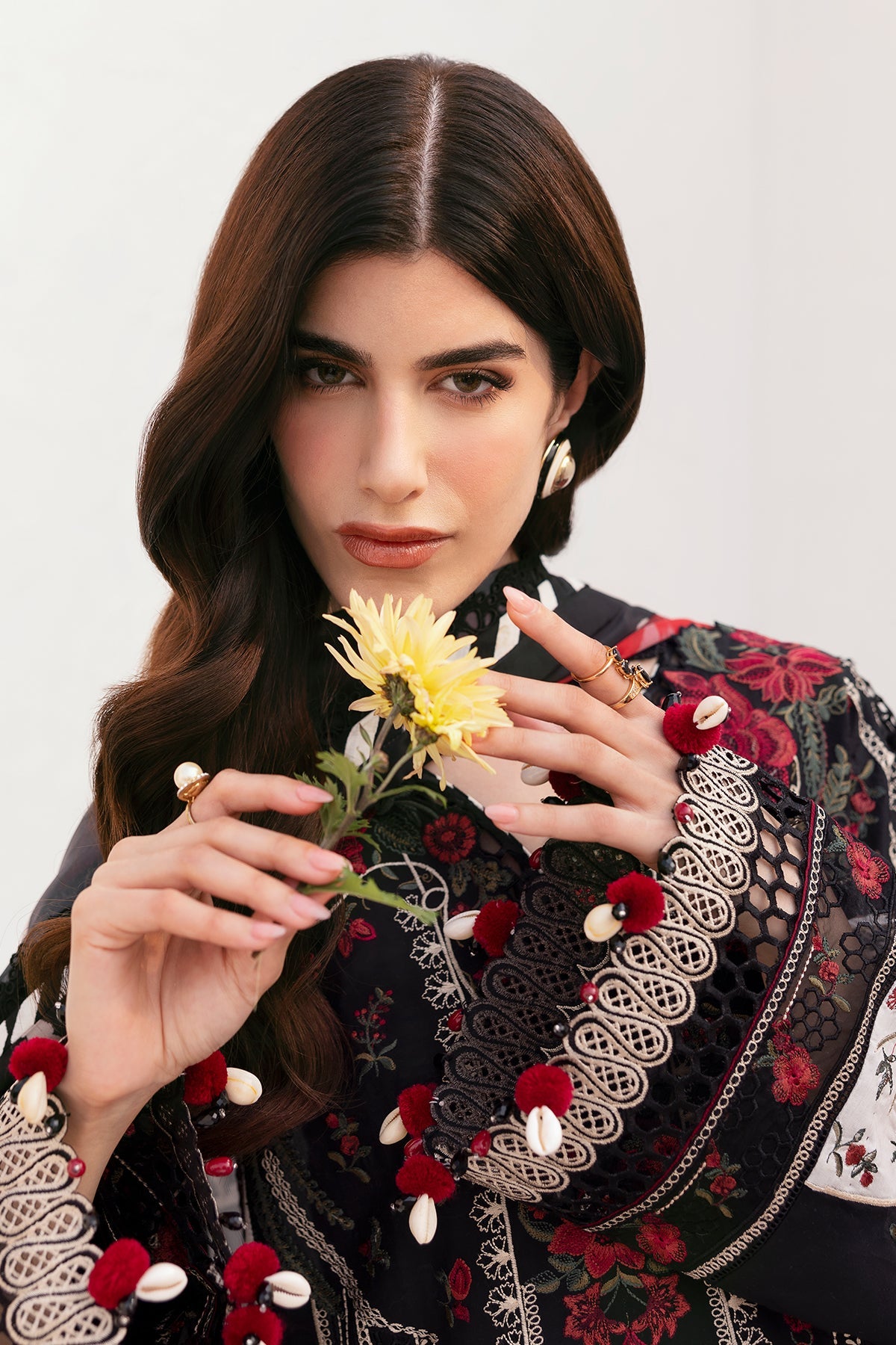 EMBROIDERED LAWN