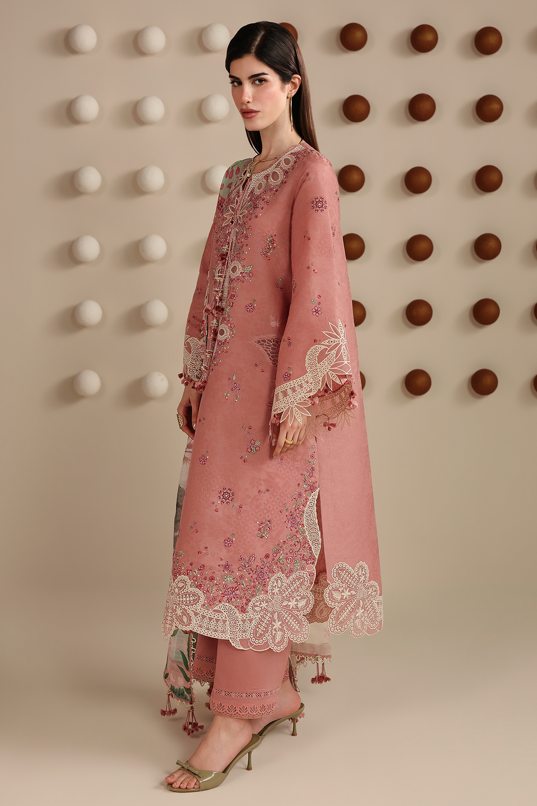 IRIS EMBROIDERED LAWN