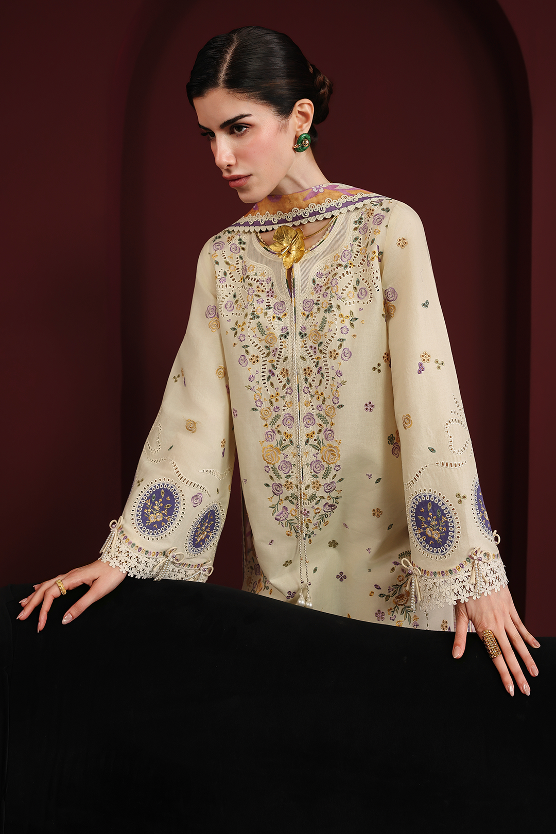 IRIS EMBROIDERED LAWN
