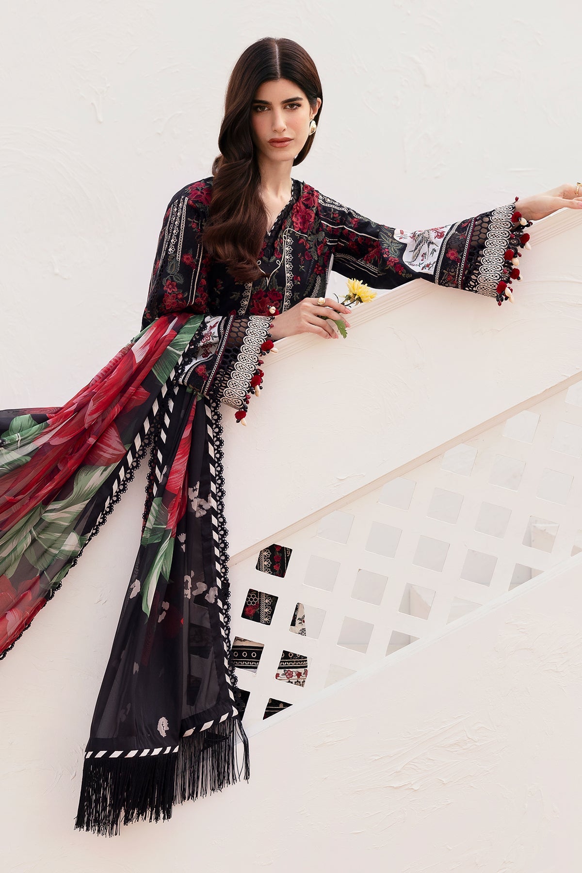 EMBROIDERED LAWN