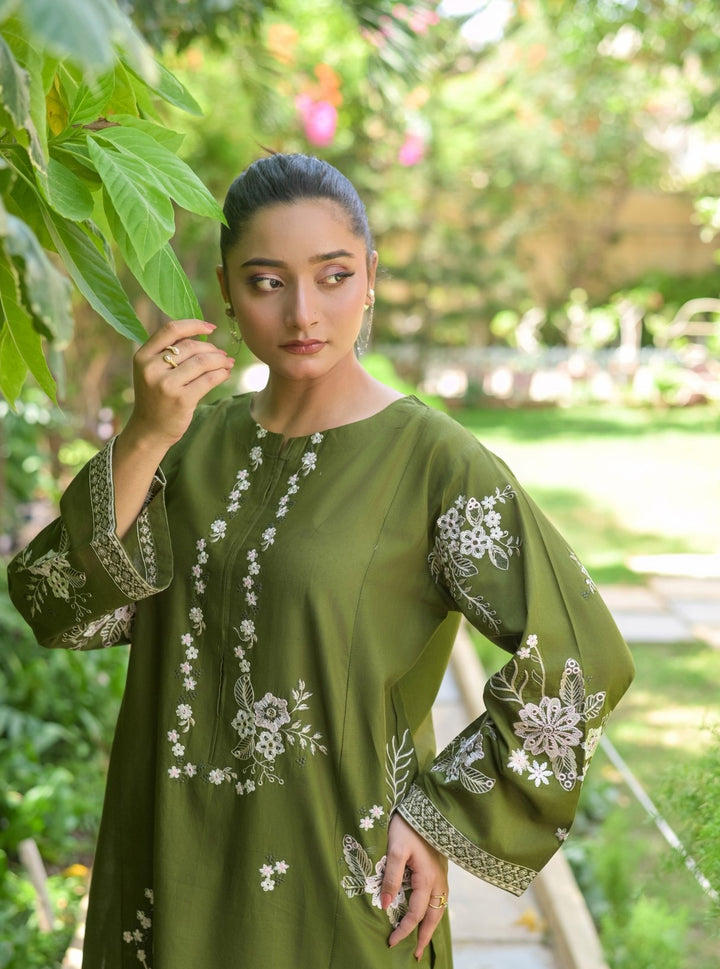 Aina EMBROIDERED LAWN CO-ORD SET EDIT