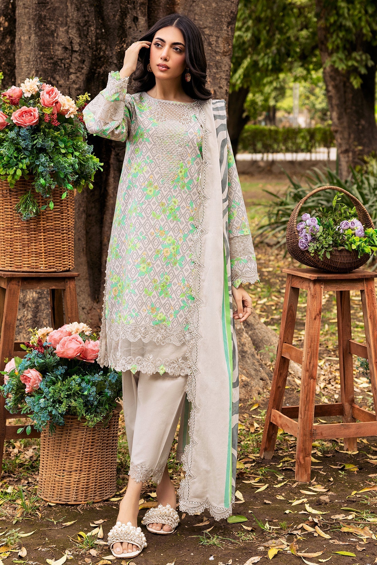 Charizma Range Embroidered Lawn CRN4-08