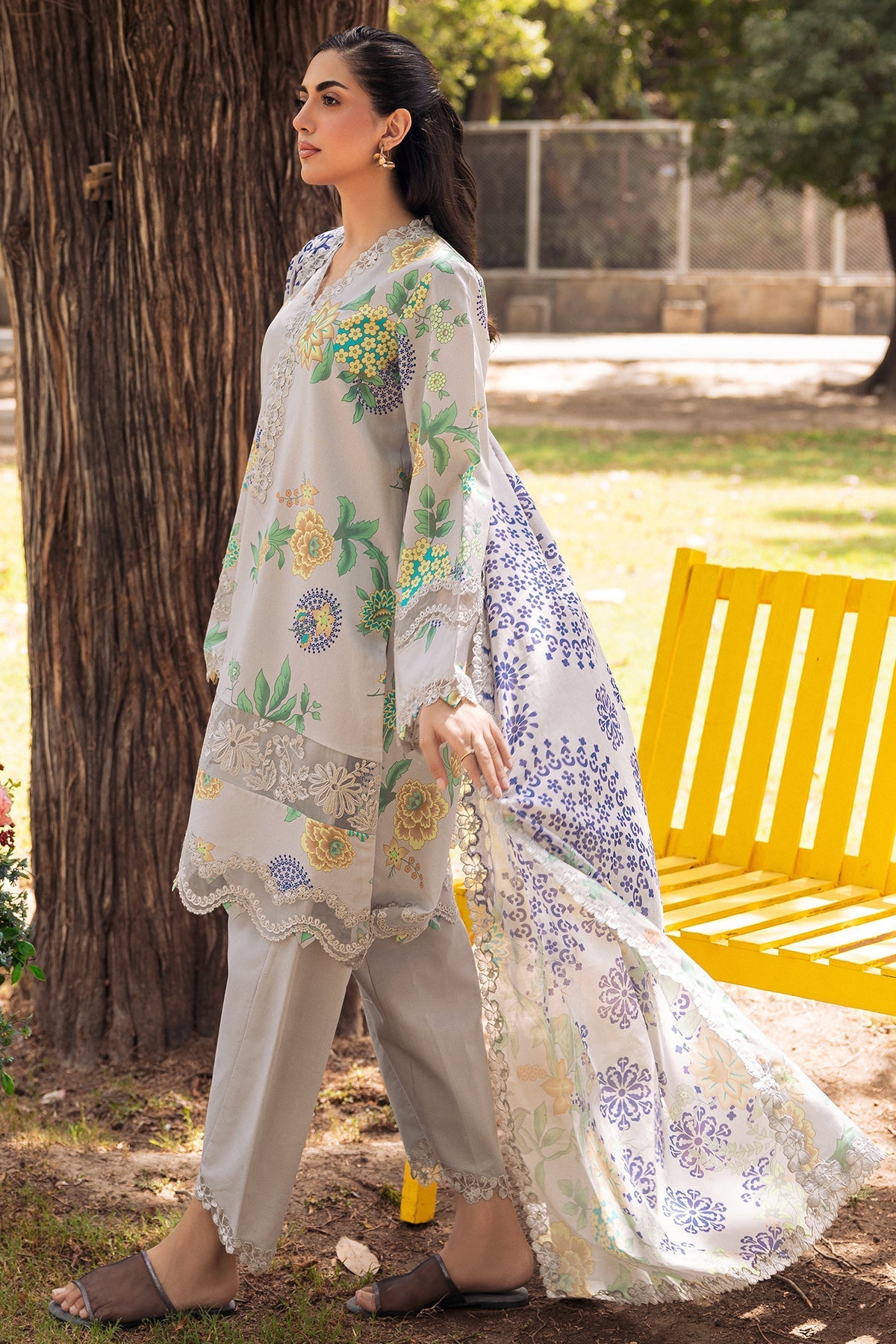 Charizma Range Embroidered Lawn CRN4-03