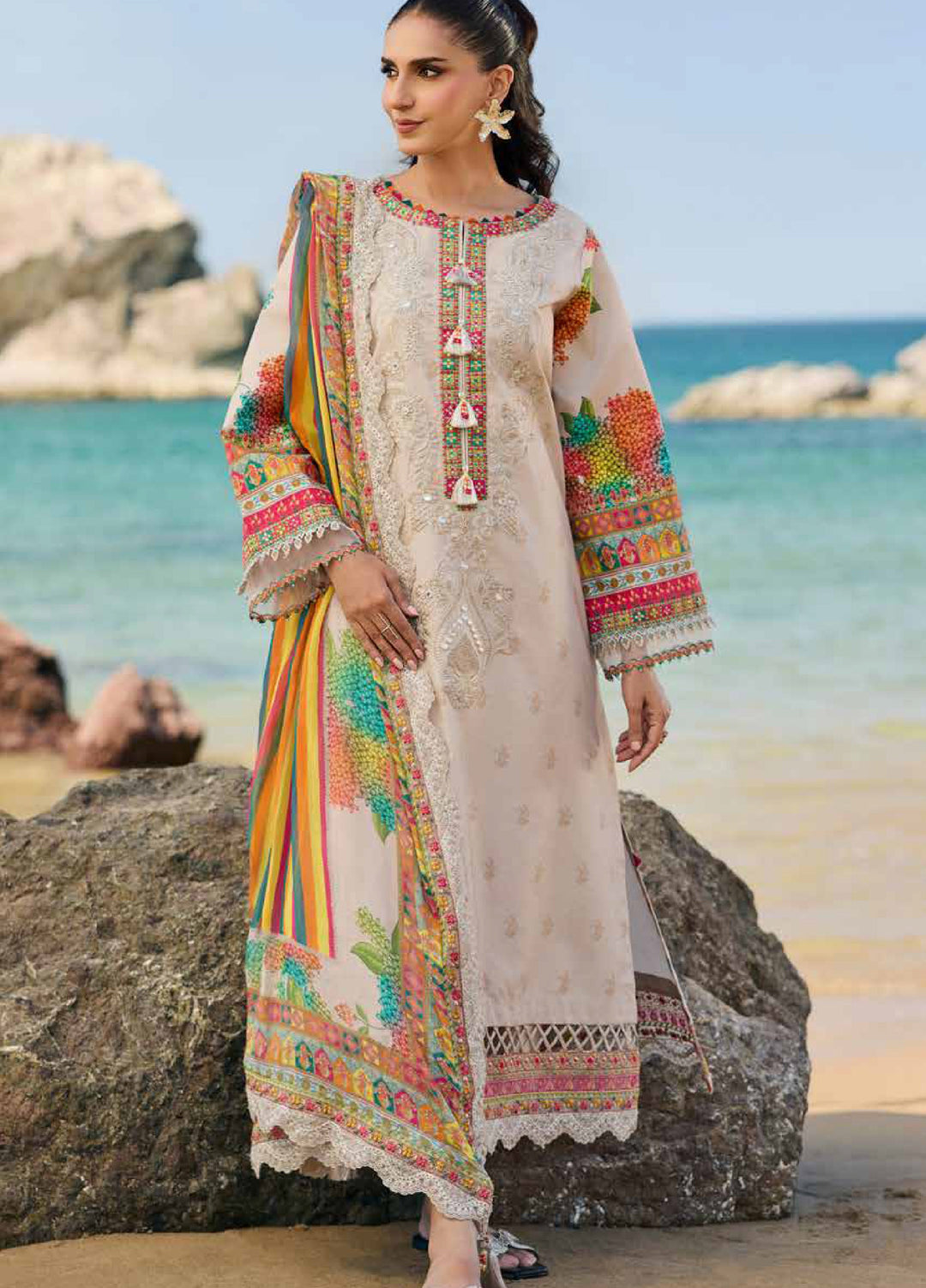 Embroidered Lawn 3 Piece Suit
