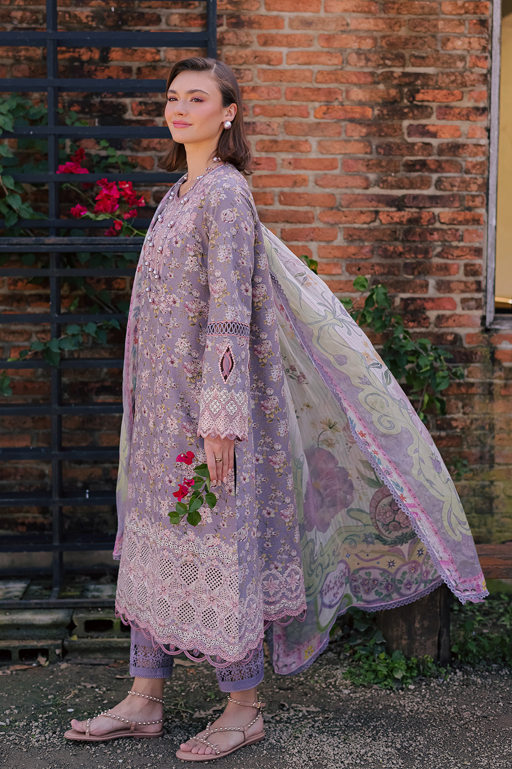shezlin chikankari edit