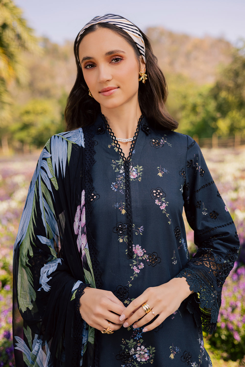 shezlin chikankari edit