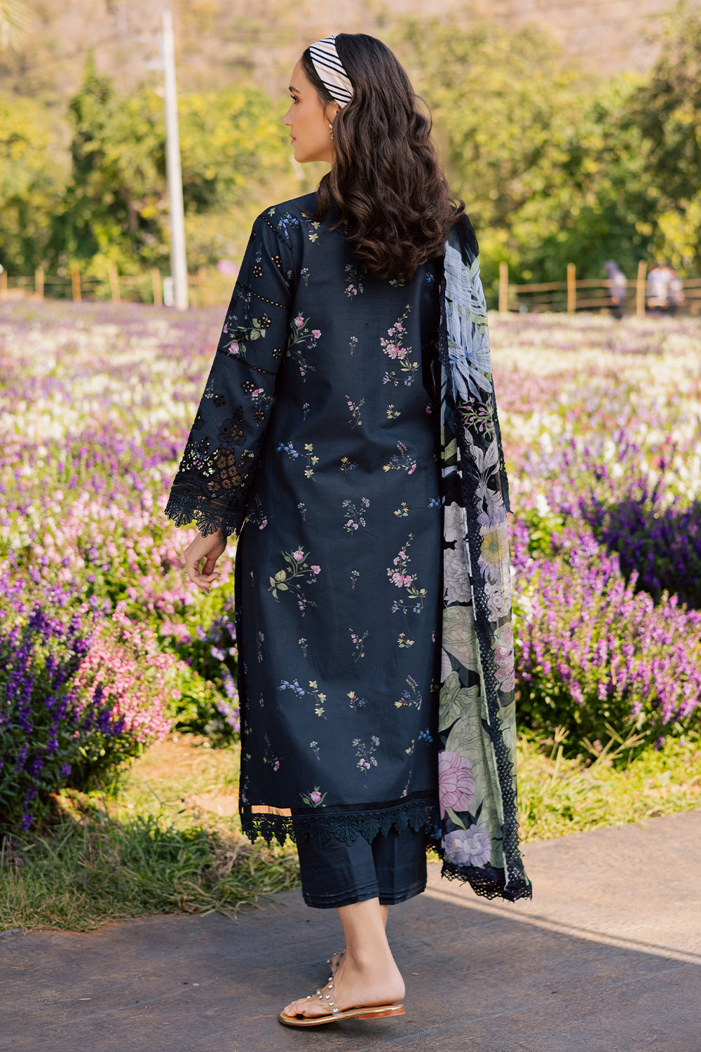 shezlin chikankari edit