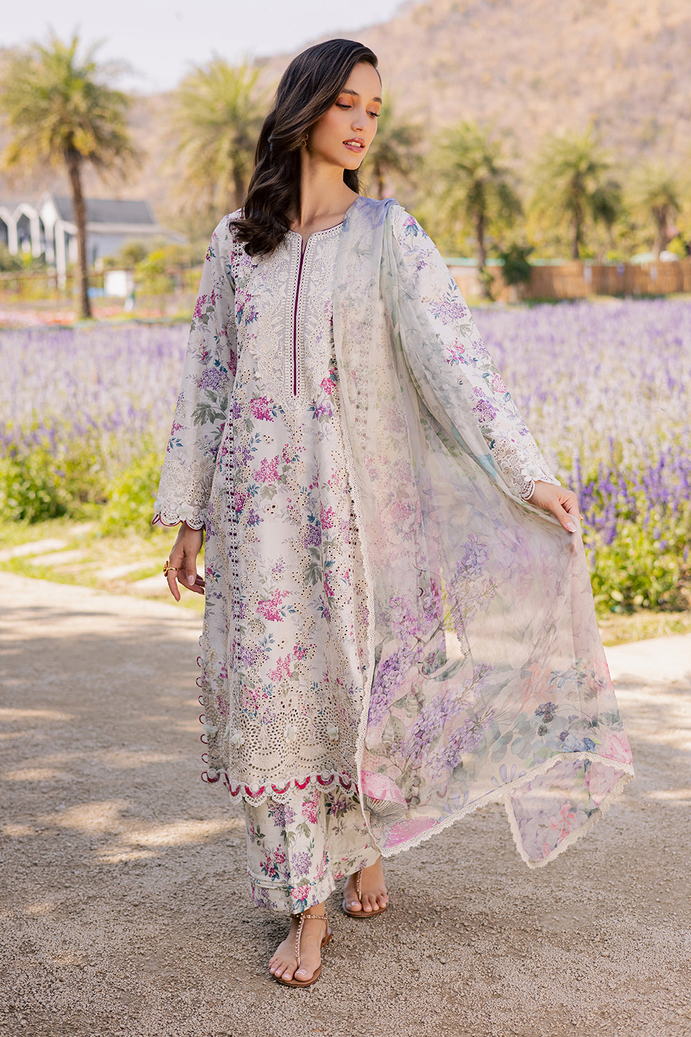 shezlin chikankari edit