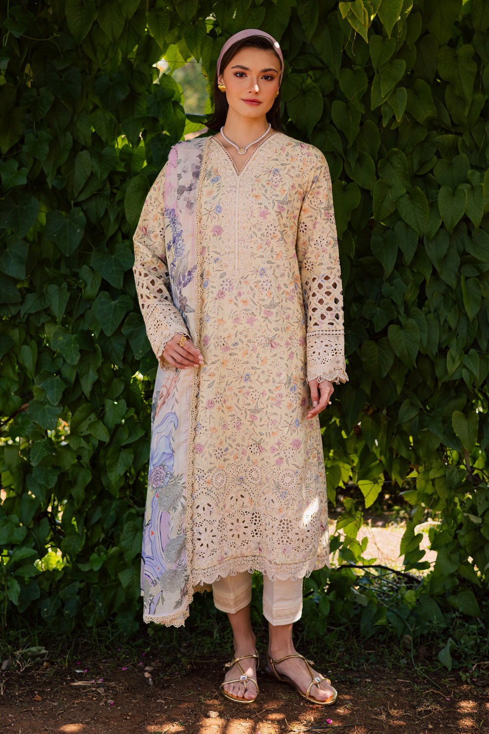 shezlin chikankari edit