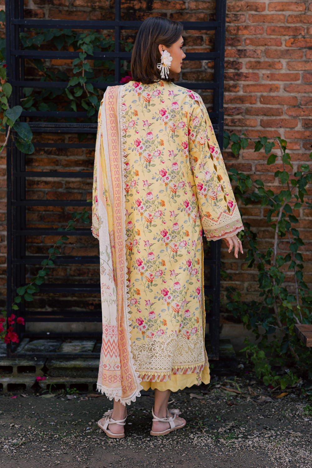 shezlin chikankari edit