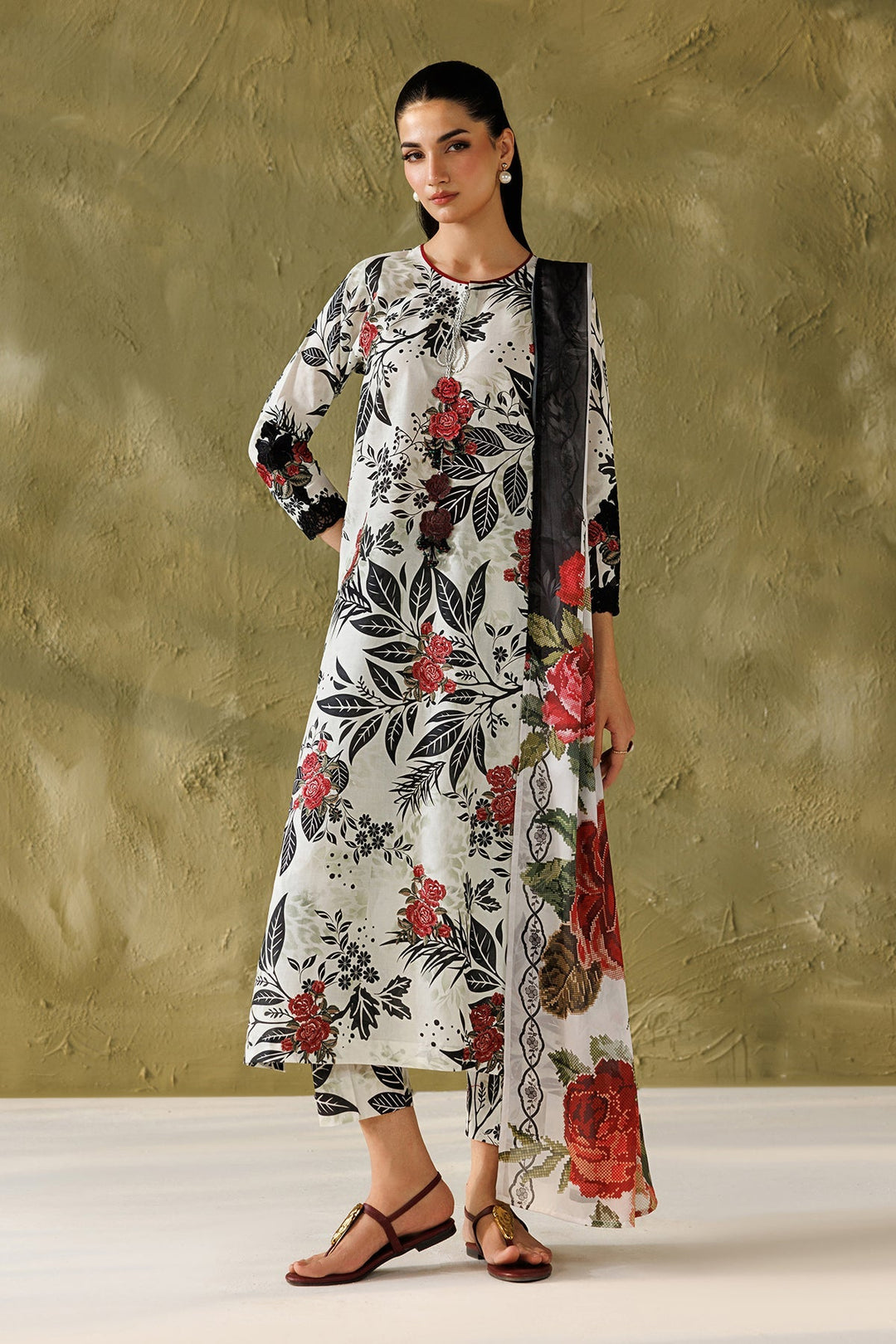 EMBROIDERED LAWN