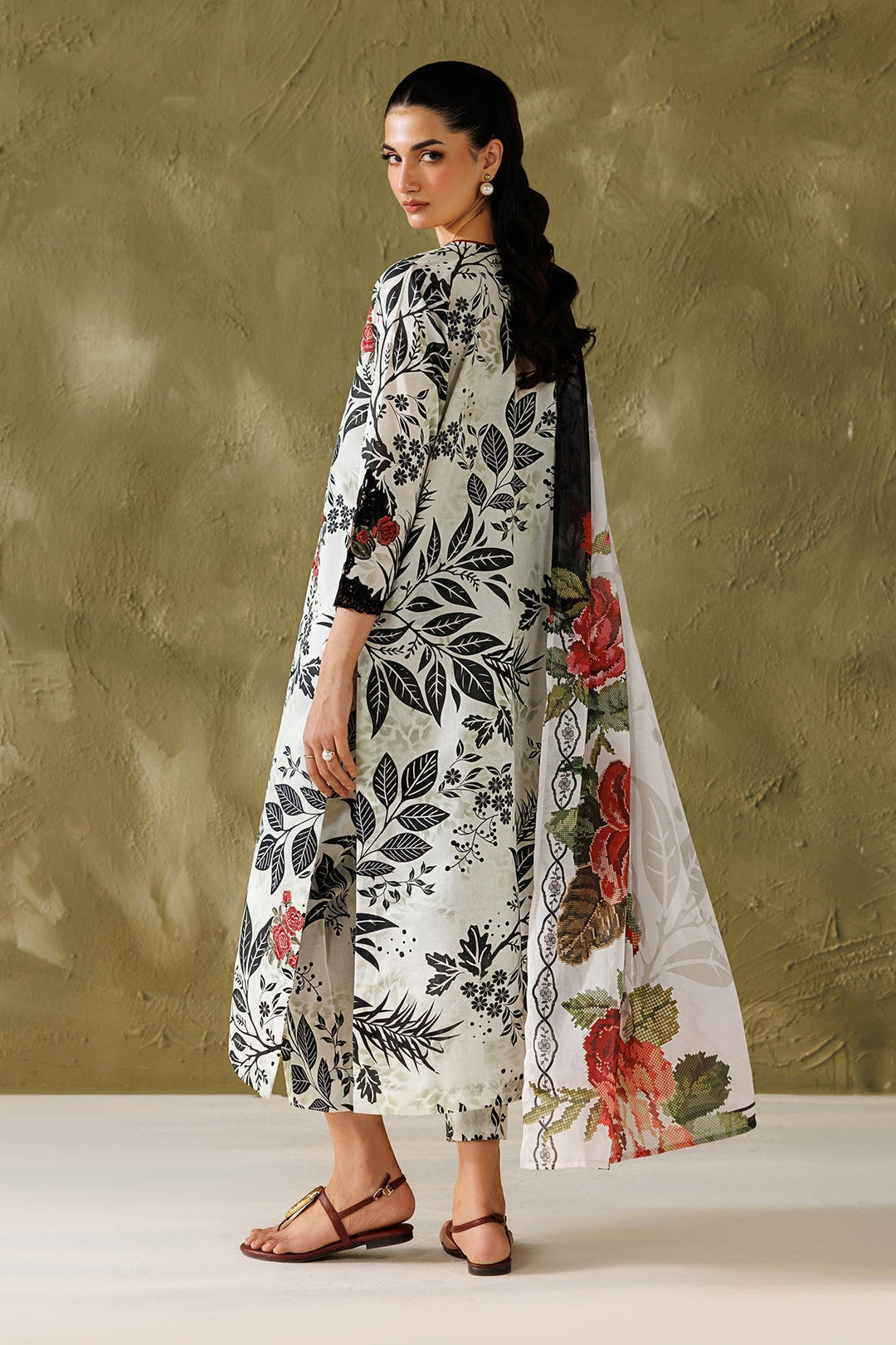 EMBROIDERED LAWN
