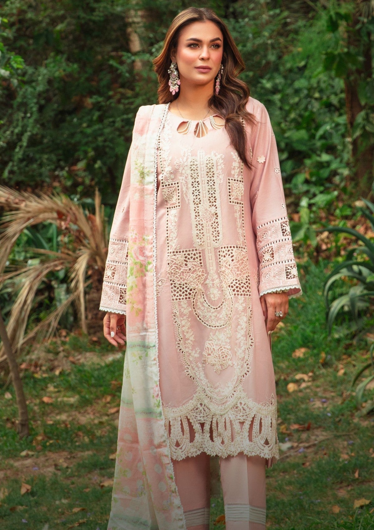 REET LUXURY LAWN