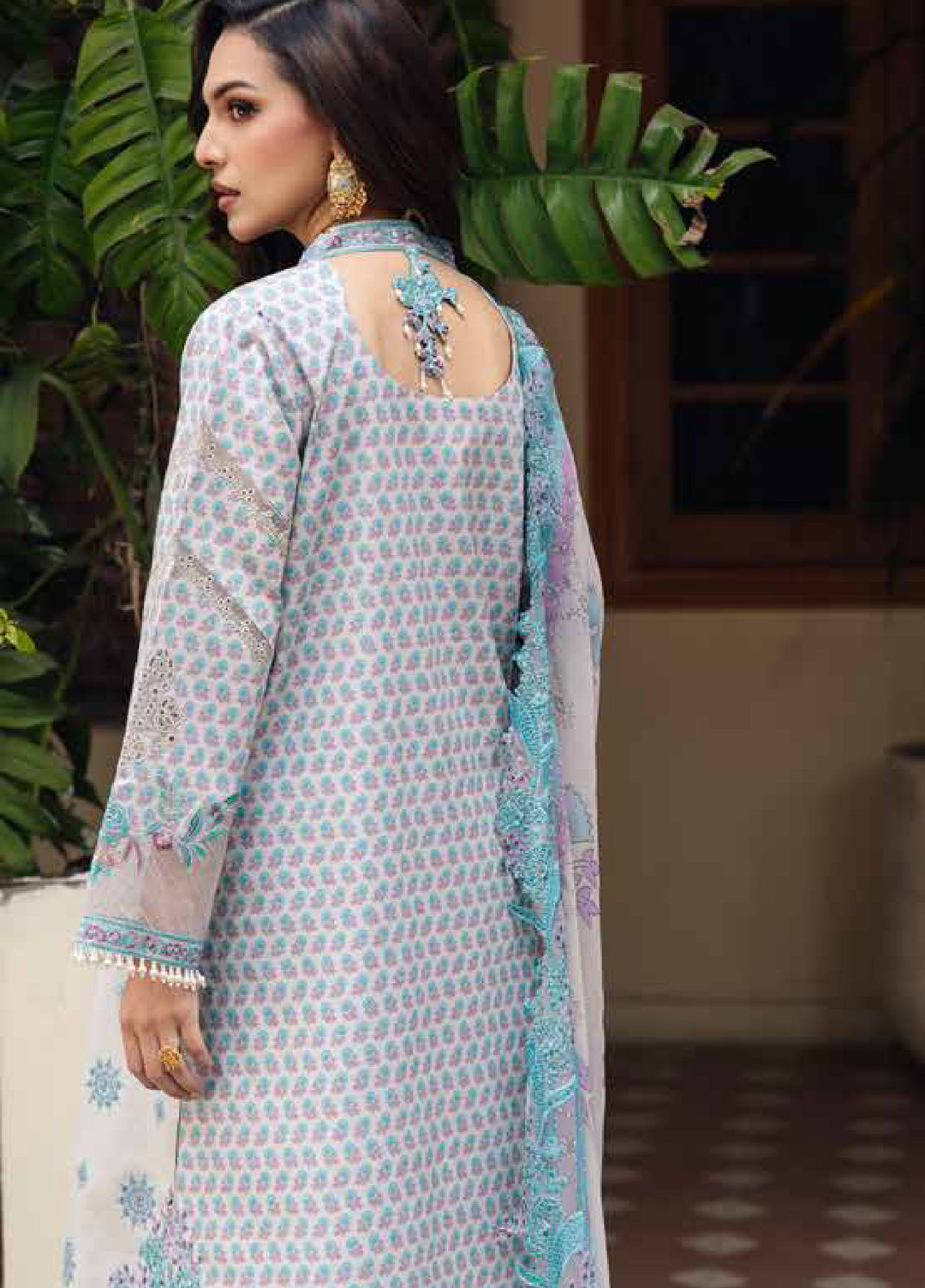 Embroidered Lawn 3 Piece Suit