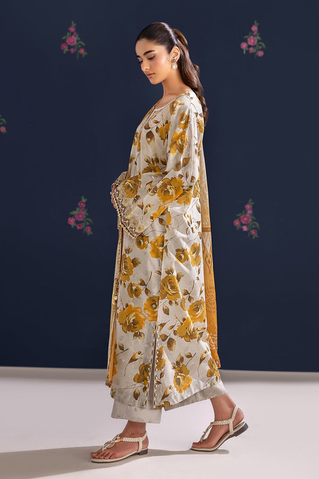 EMBROIDERED LAWN