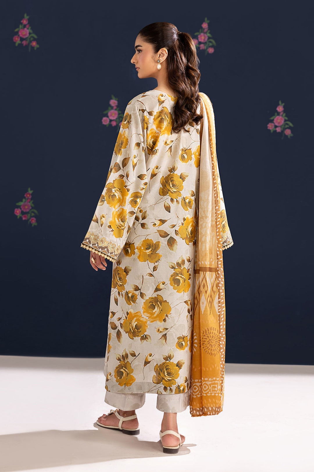 EMBROIDERED LAWN