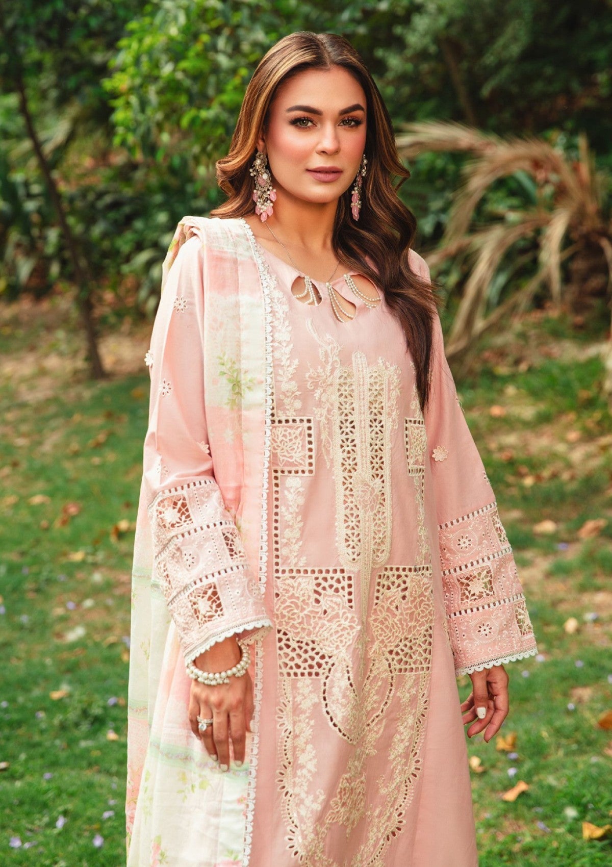 REET LUXURY LAWN