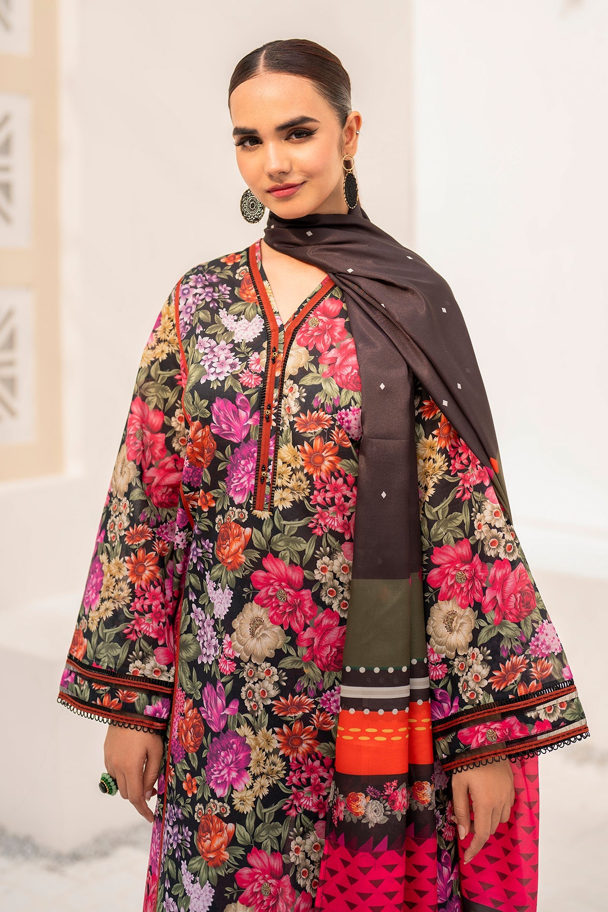 BAROQUE EMBROIDERED PRINTED LAWN UF-666