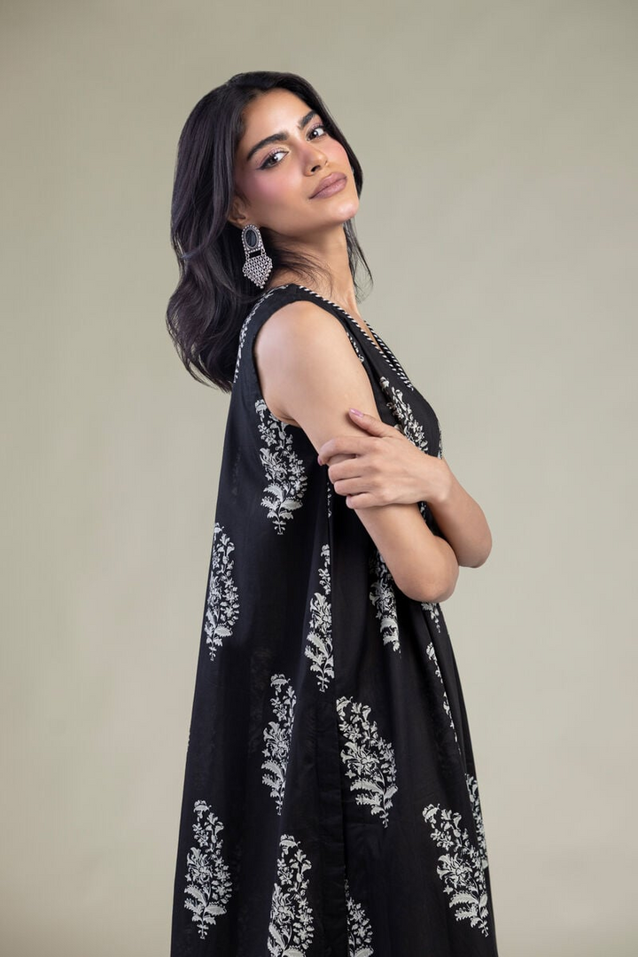 Printed | Cambric Black Sleeveless Kurta pant with Dupatta