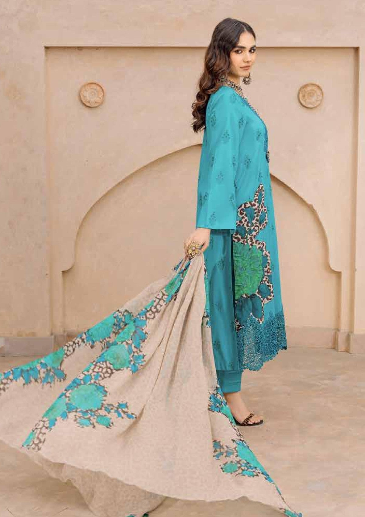 Andaaz Luxury Lawn Vol-01