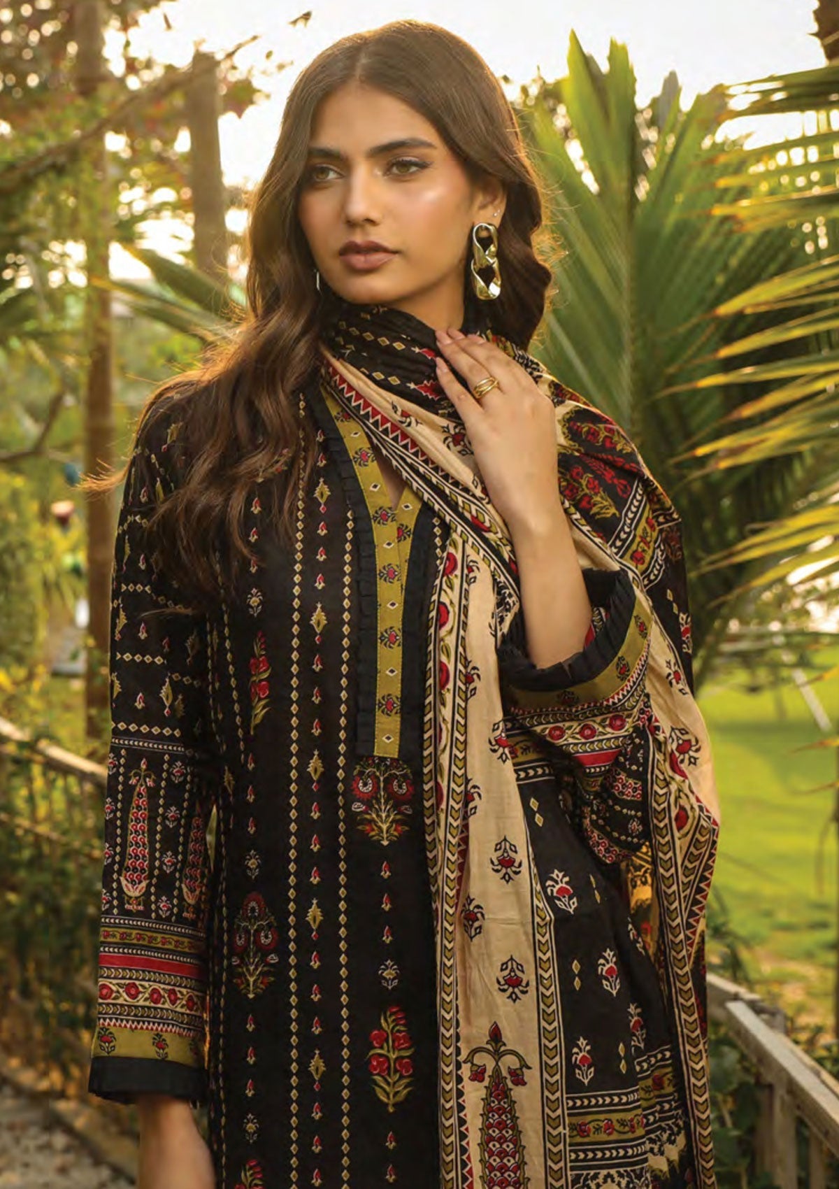 LAKHANY Unstitched Embroidered Lawn LG-MM-0011-A