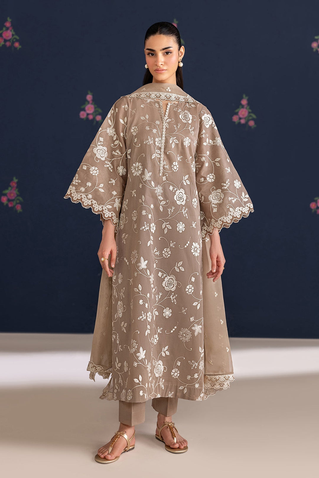 EMBROIDERED LAWN