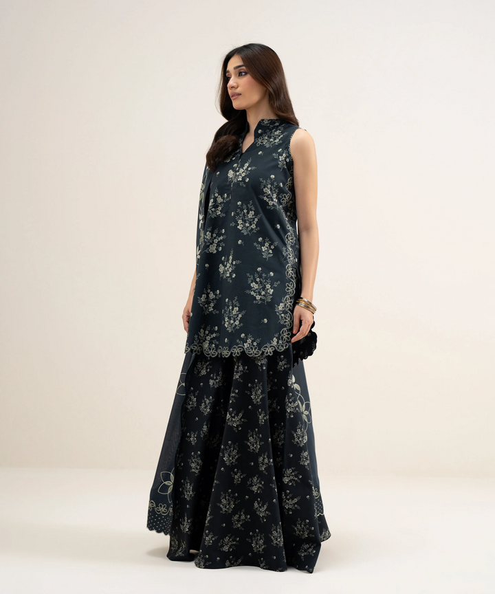 3 Piece - Embroidered Lawn Suit
