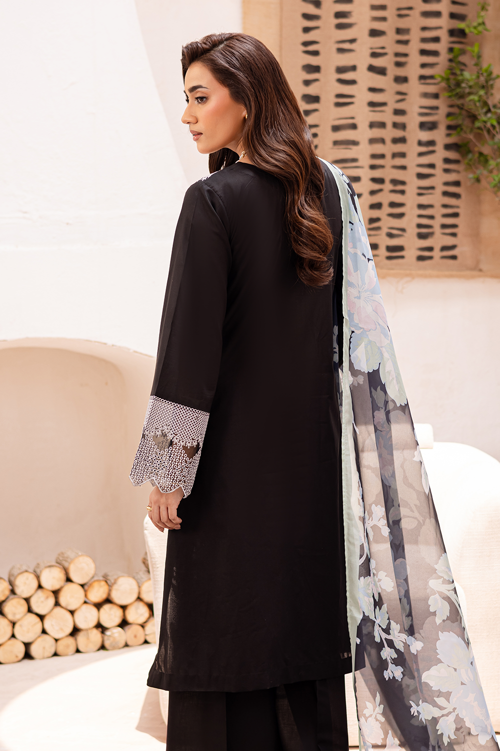 Embroidered Lawn ( Pret )