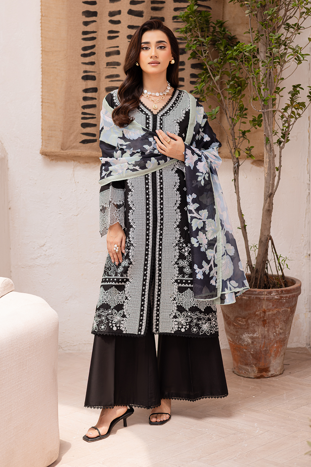 Embroidered Lawn ( Pret )