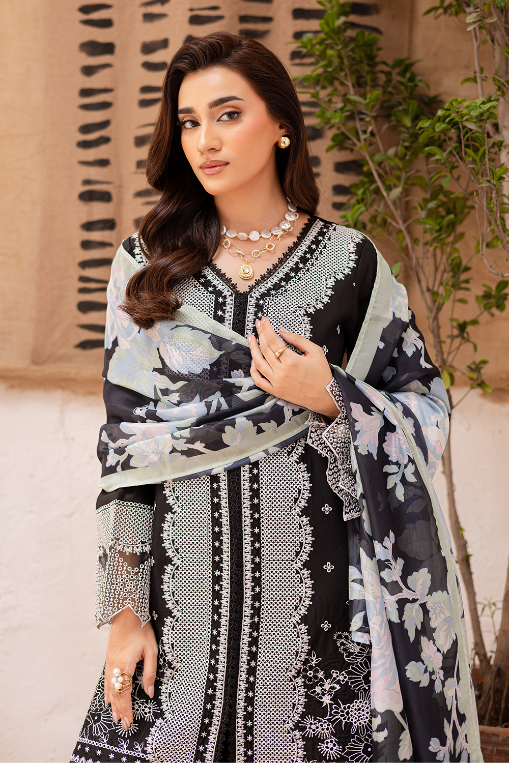 Embroidered Lawn ( Pret )