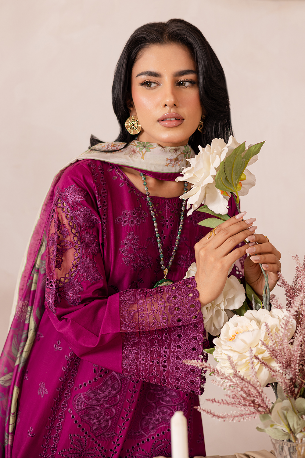 Embroidered Lawn ( Pret )
