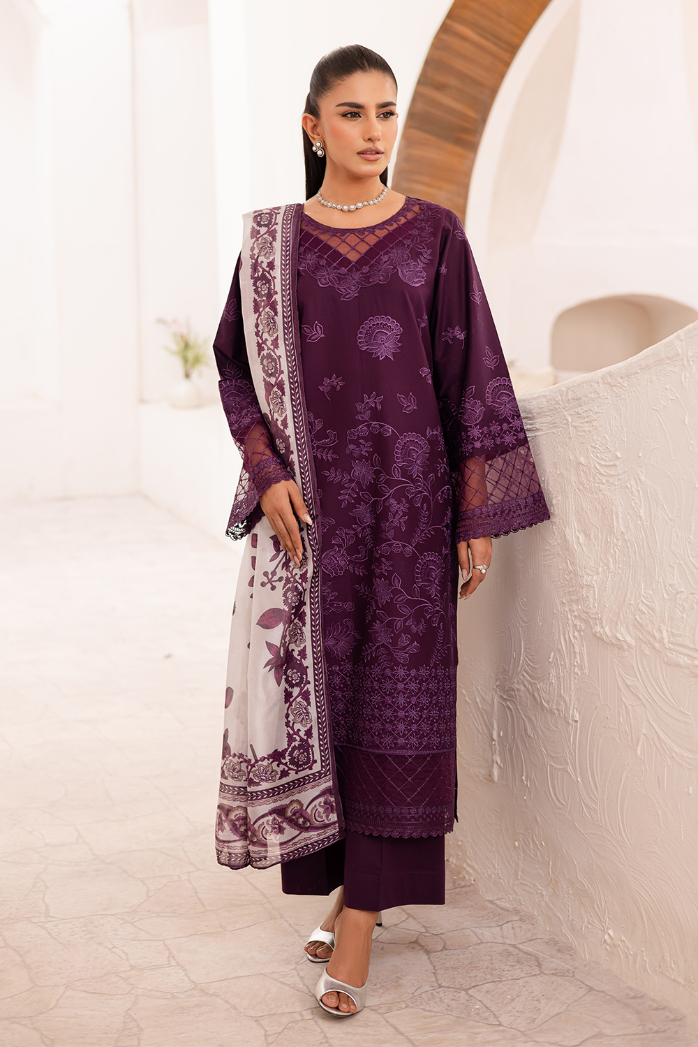 Embroidered Lawn ( Pret )