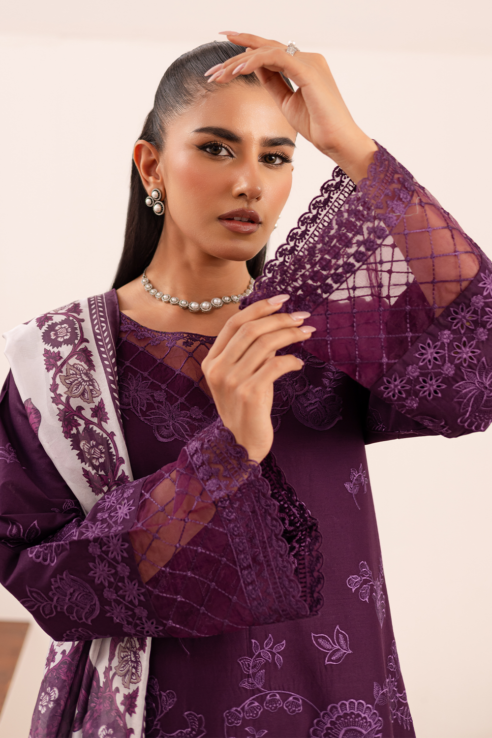 Embroidered Lawn ( Pret )
