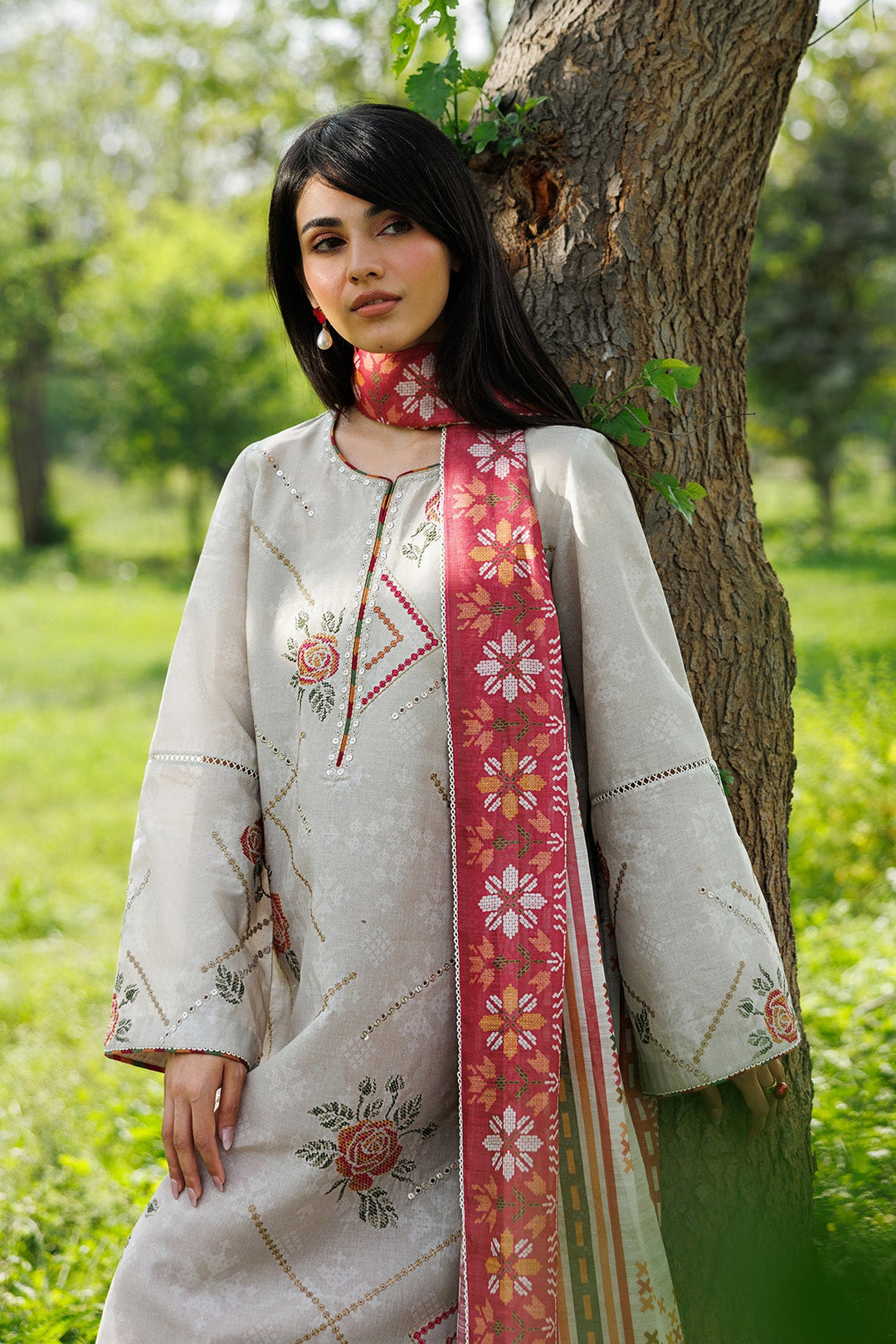 EMBROIDERED LAWN USE-9347
