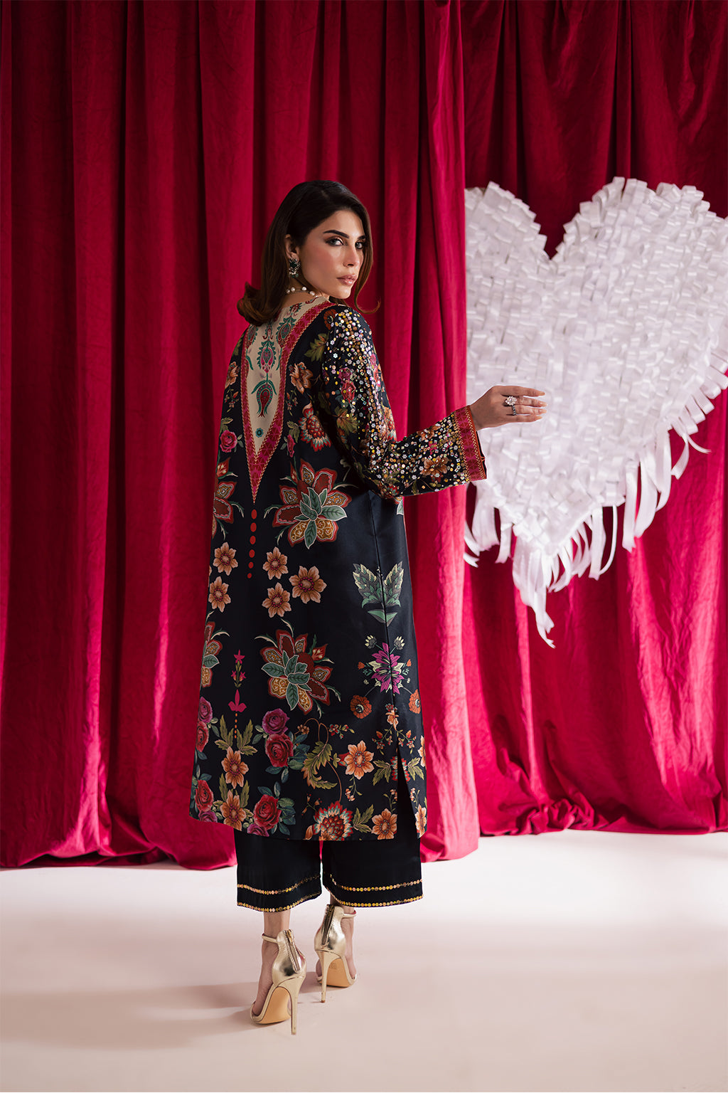 2-Piece Silk Printed Suit