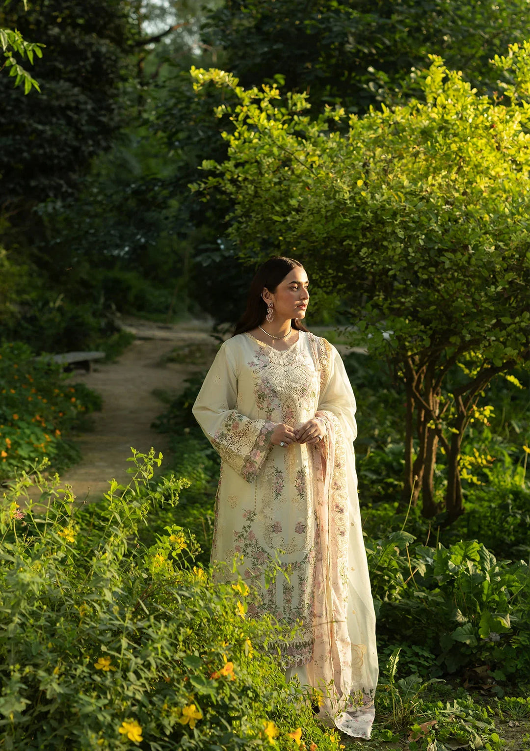 LUXURY LAWN VOL ll &