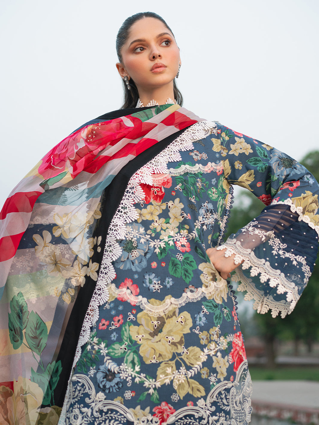 Naqsh Naaz Luxury Lawn