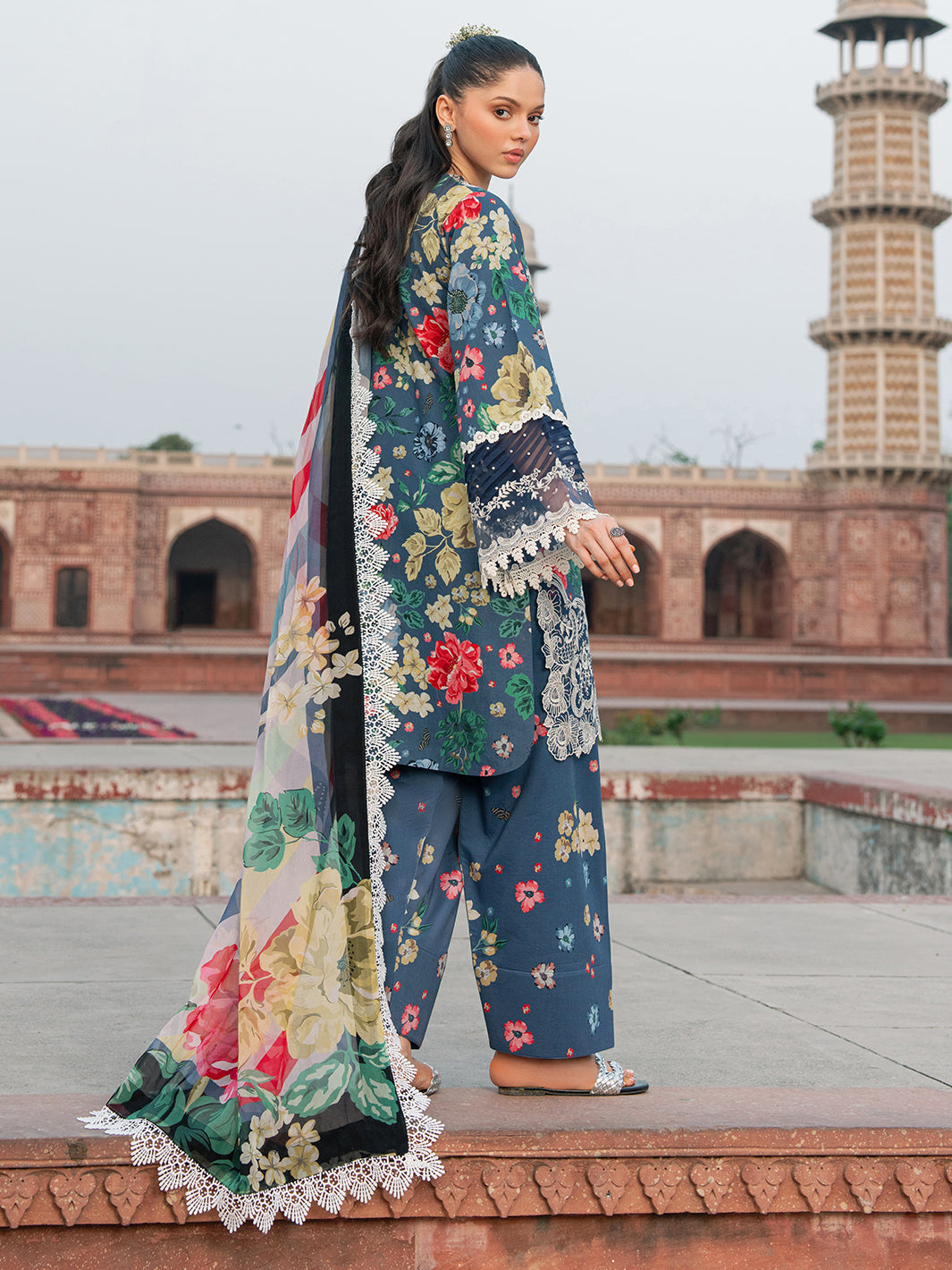 Naqsh Naaz Luxury Lawn