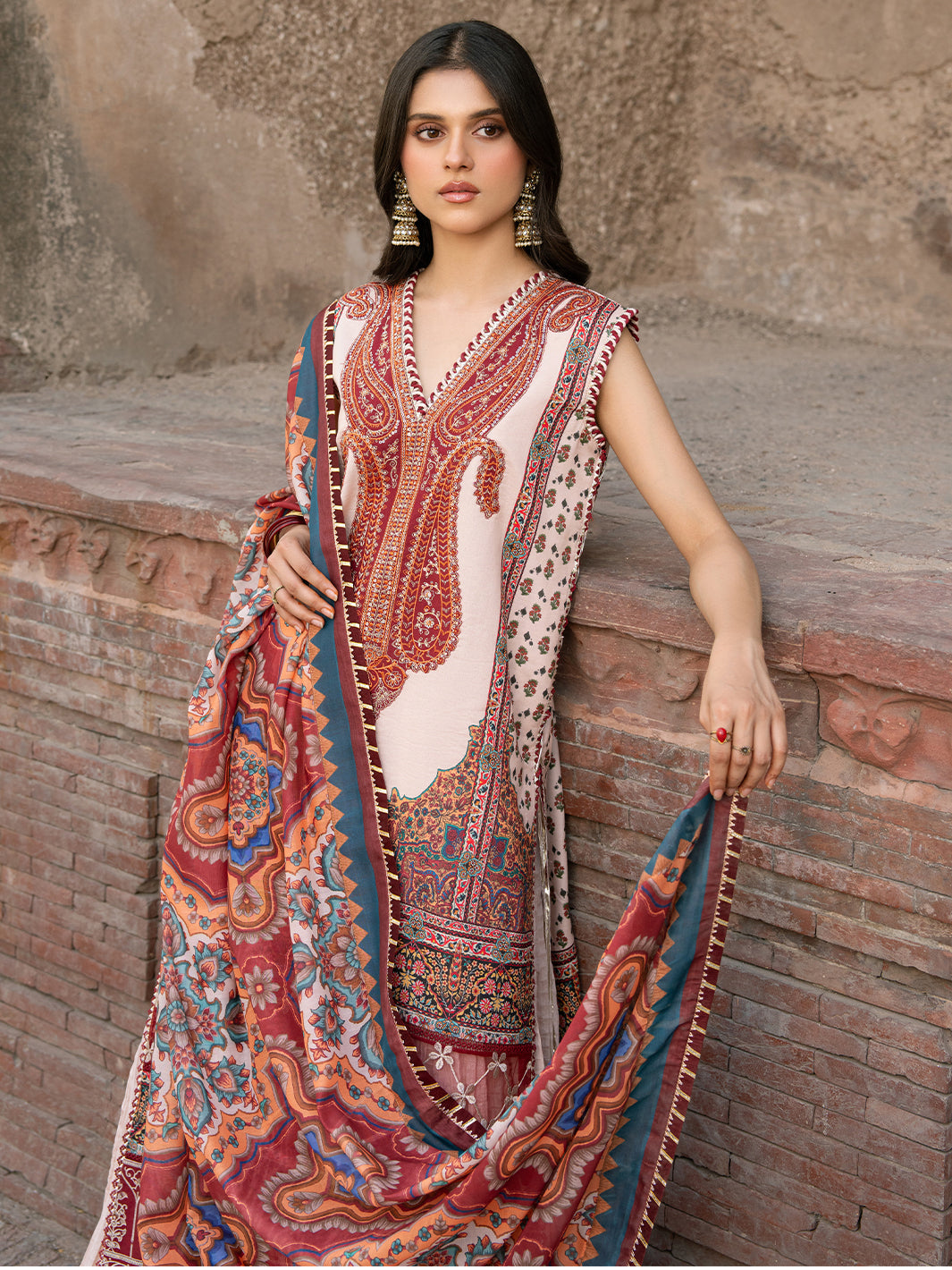 Naqsh Naaz Luxury Lawn