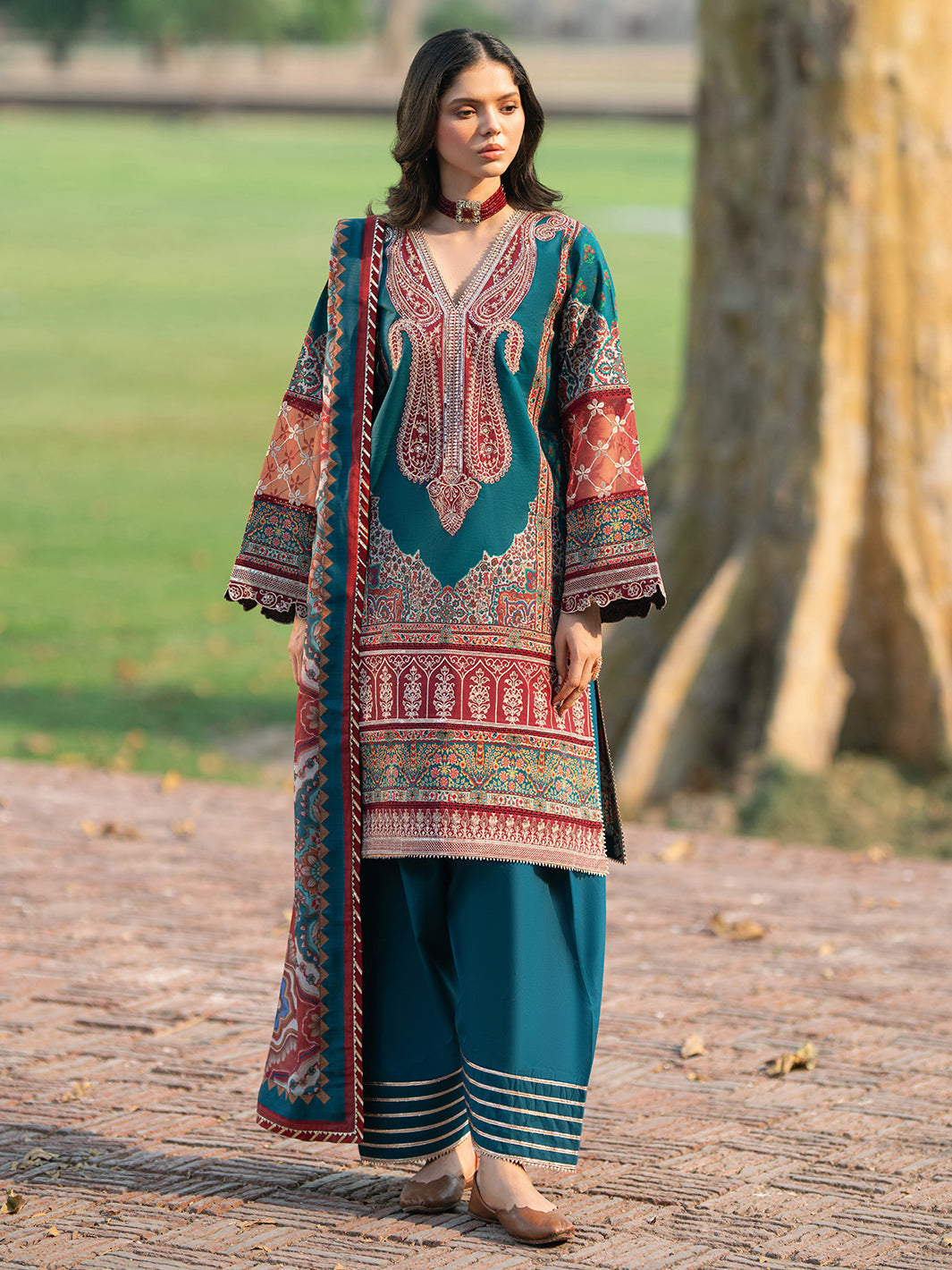 Naqsh Naaz Luxury Lawn