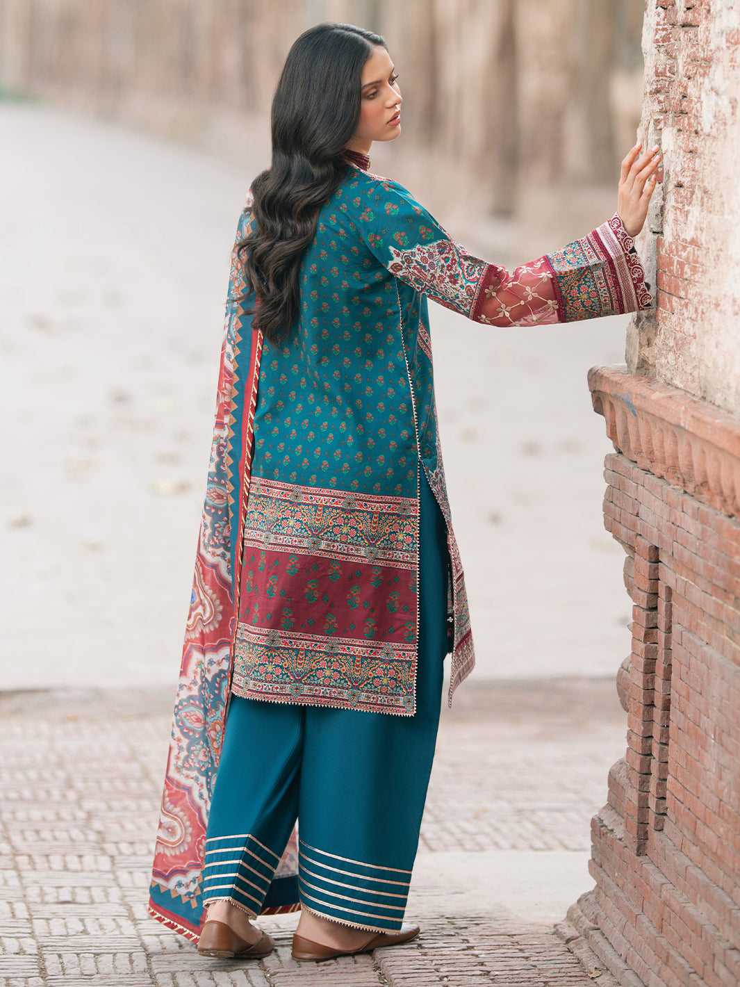 Naqsh Naaz Luxury Lawn
