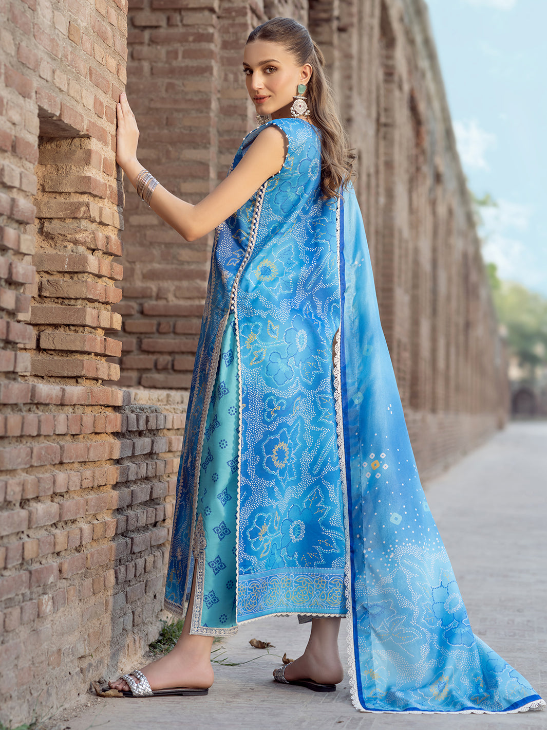 Naqsh Naaz Luxury Lawn